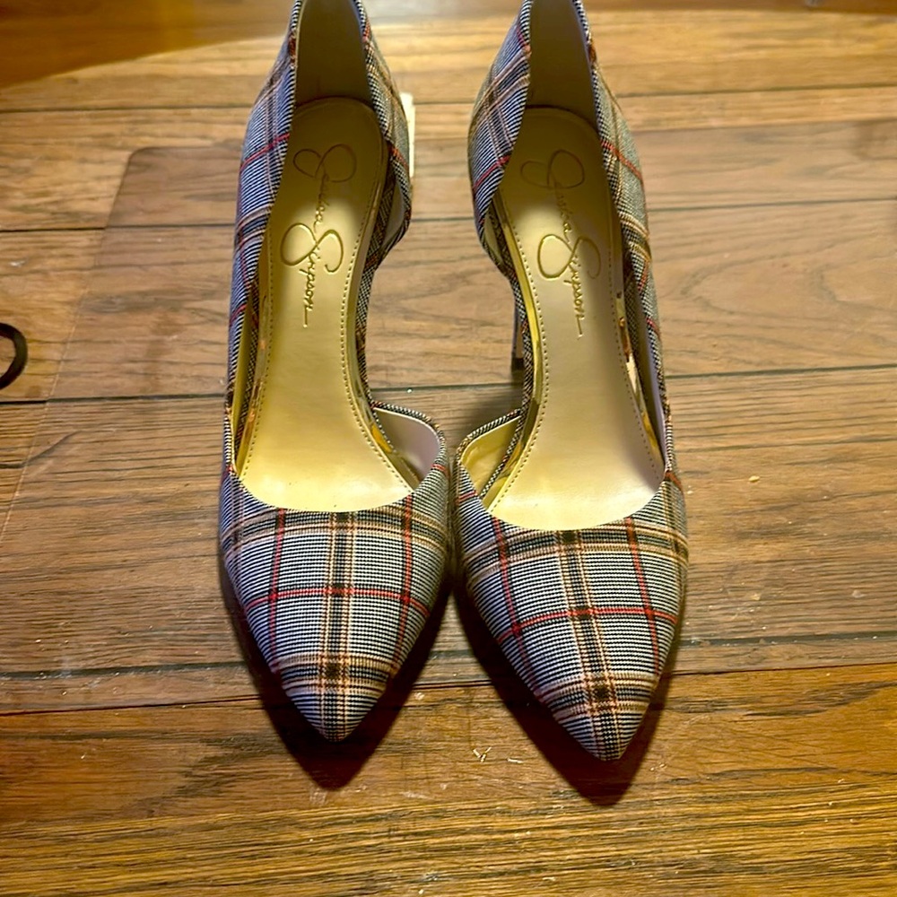 Plaid fabric pump